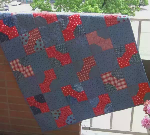 Bow Tie Picnic Quilt