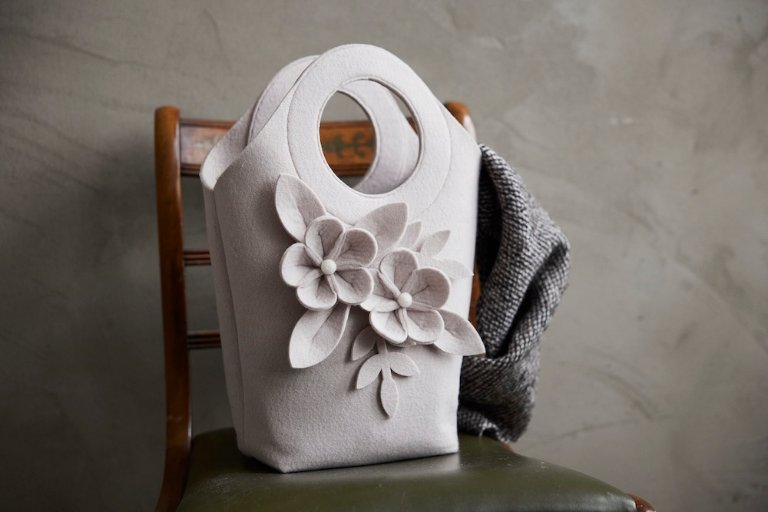 Felt Handbag: A Modern & Elegant DIY Accessory