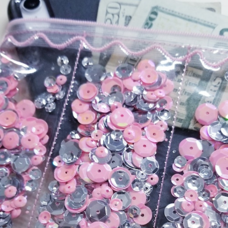 DIY Clear Sequin Zipper Pouch: Sparkly Storage for Makeup, Gifts, and More!