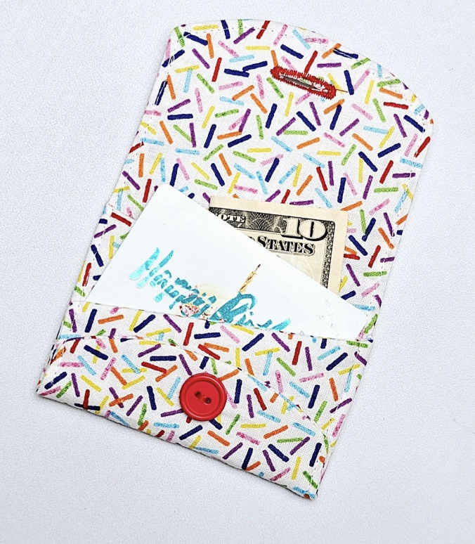 SINGER® Momento™ Cut & Sew-A-Long: 3 Pocket Card Holder