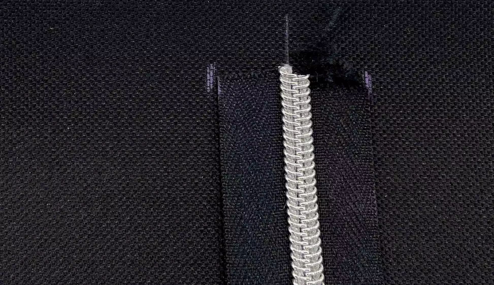 Simple-zippered-pouch-step2-mark-zipper-width.jpg