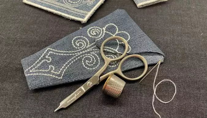 Resized-scissors-cover-with-in-the-hoop-embroidery-header.jpg