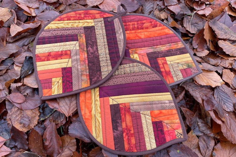 Patchwork Leaf Pot Holder in the Hoop