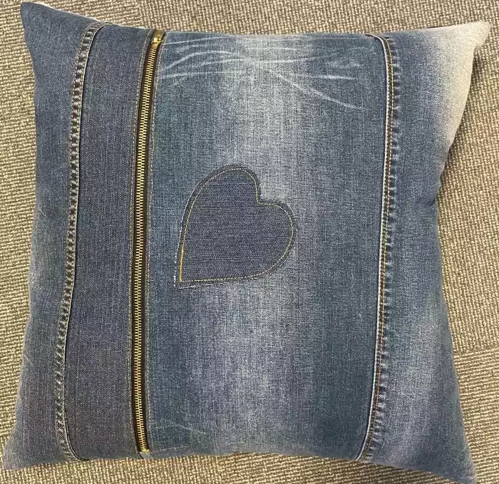 Heart-denim-pillows-step20b.jpg